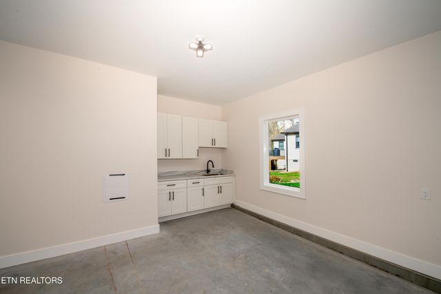 211 Chatuga Way, Loudon, TN 37774