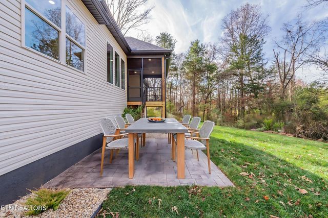 211 Chatuga Way, Loudon, TN 37774