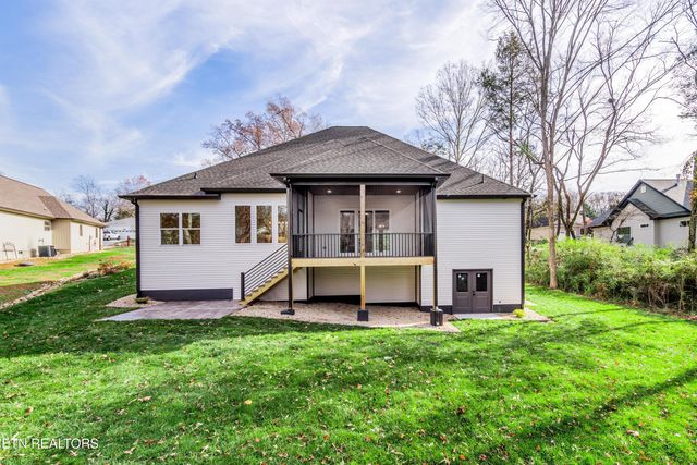 211 Chatuga Way, Loudon, TN 37774