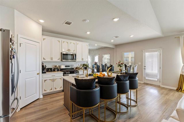 323 Windy Reed RD, Hutto, TX 78634