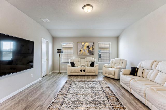 323 Windy Reed RD, Hutto, TX 78634