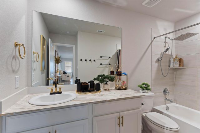 323 Windy Reed RD, Hutto, TX 78634