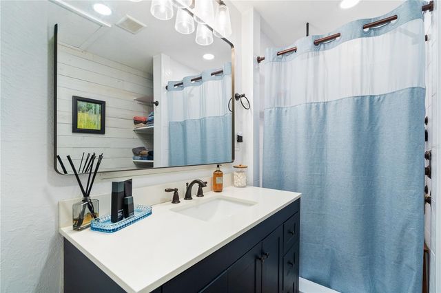 3342 40TH STREET N, St Petersburg, FL 33713