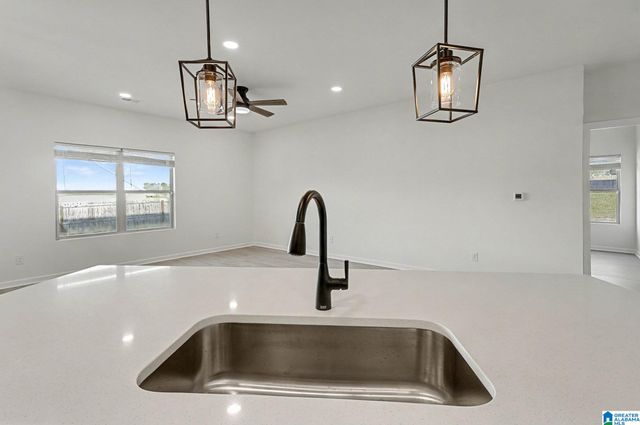 180 SMITH GLEN DRIVE, Springville, AL 35146