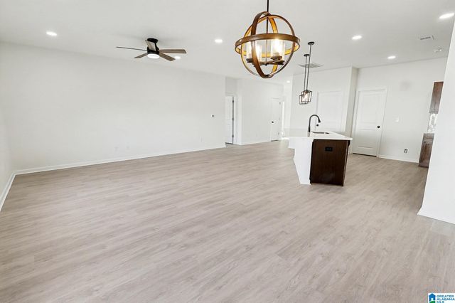 180 SMITH GLEN DRIVE, Springville, AL 35146