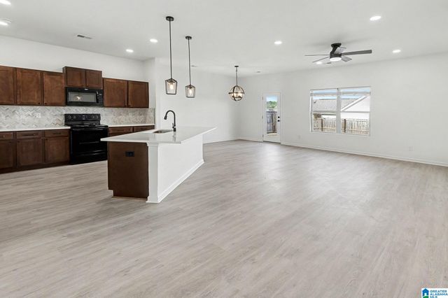 180 SMITH GLEN DRIVE, Springville, AL 35146