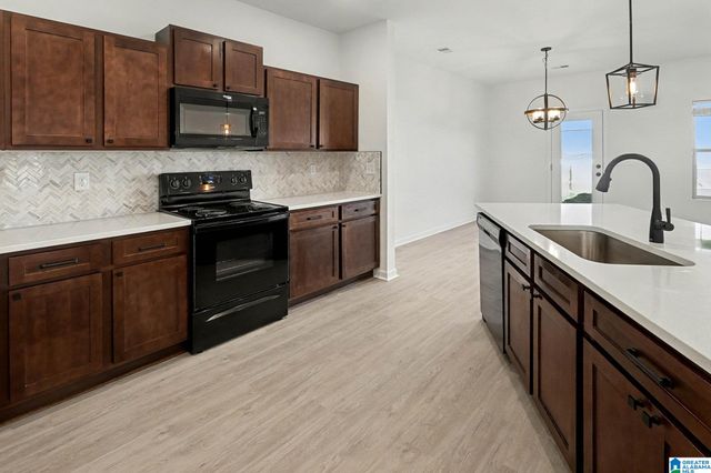 180 SMITH GLEN DRIVE, Springville, AL 35146