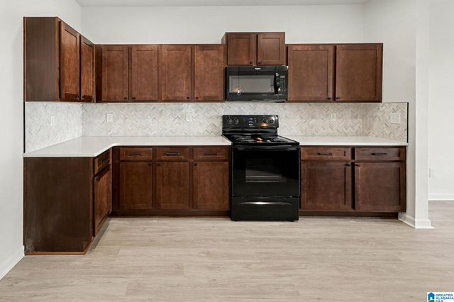 180 SMITH GLEN DRIVE, Springville, AL 35146