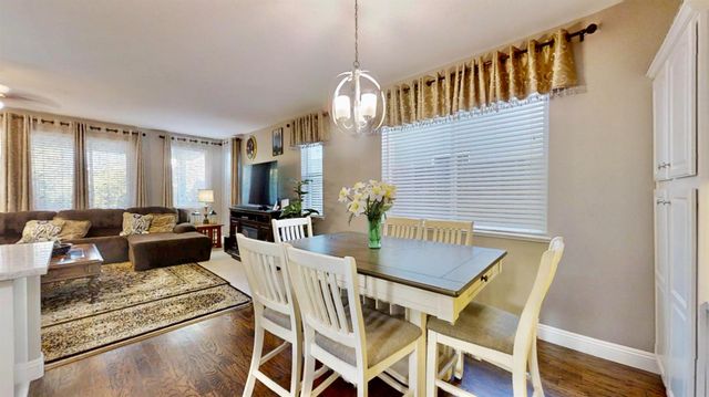 9573 Spring River Way, Elk Grove, CA 95624