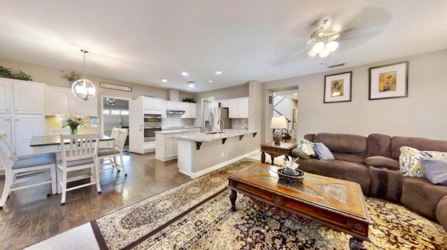 9573 Spring River Way, Elk Grove, CA 95624