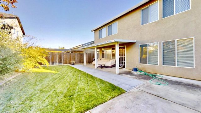 9573 Spring River Way, Elk Grove, CA 95624
