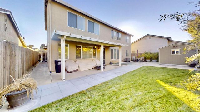 9573 Spring River Way, Elk Grove, CA 95624