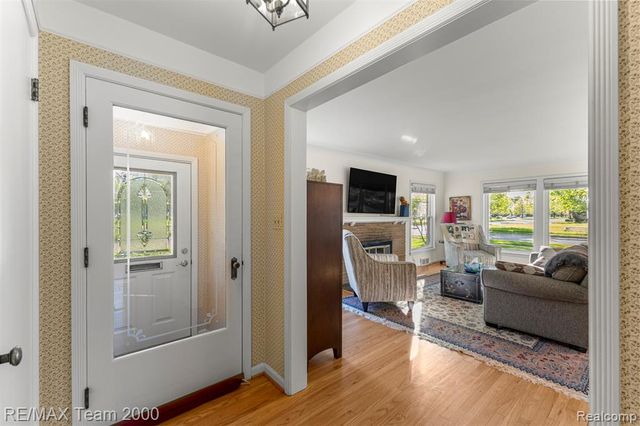21675 Outer Drive, Dearborn, MI 48124