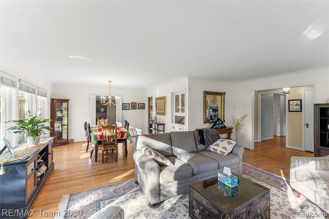 21675 Outer Drive, Dearborn, MI 48124