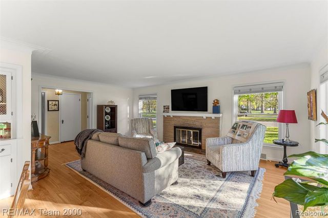 21675 Outer Drive, Dearborn, MI 48124