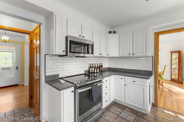 21675 Outer Drive, Dearborn, MI 48124