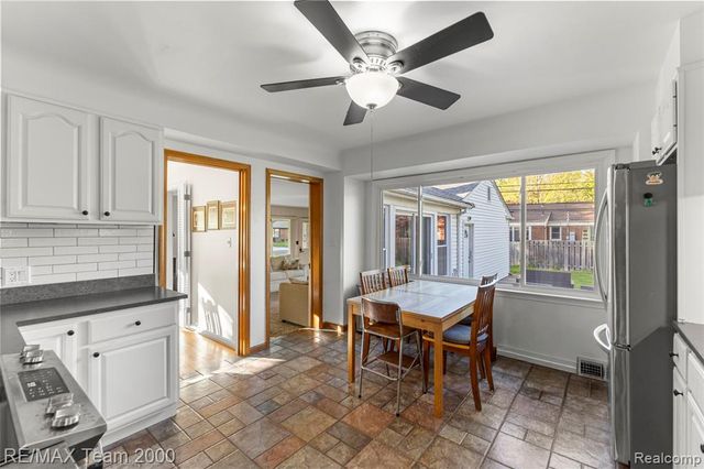 21675 Outer Drive, Dearborn, MI 48124