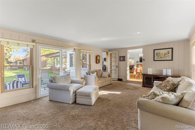 21675 Outer Drive, Dearborn, MI 48124