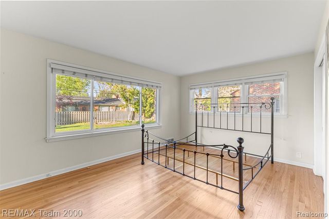21675 Outer Drive, Dearborn, MI 48124