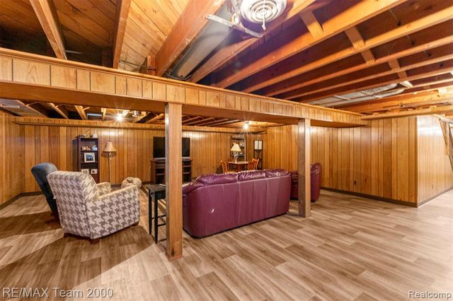 21675 Outer Drive, Dearborn, MI 48124