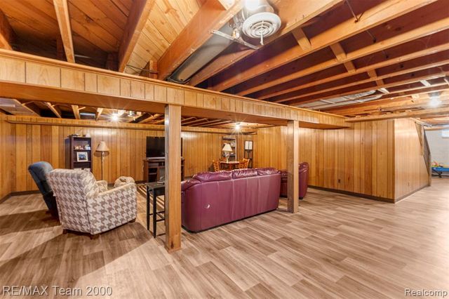21675 Outer Drive, Dearborn, MI 48124