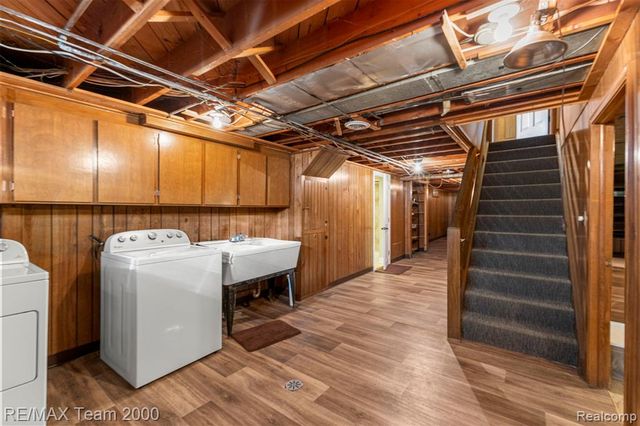 21675 Outer Drive, Dearborn, MI 48124