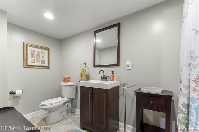 21675 Outer Drive, Dearborn, MI 48124