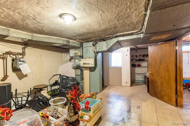 21675 Outer Drive, Dearborn, MI 48124