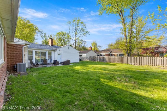 21675 Outer Drive, Dearborn, MI 48124