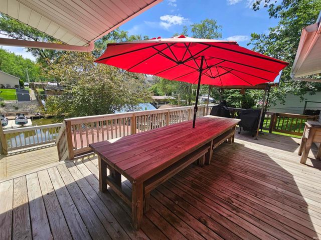 11235 N Lower Lake Shore Drive, Monticello, IN 47960