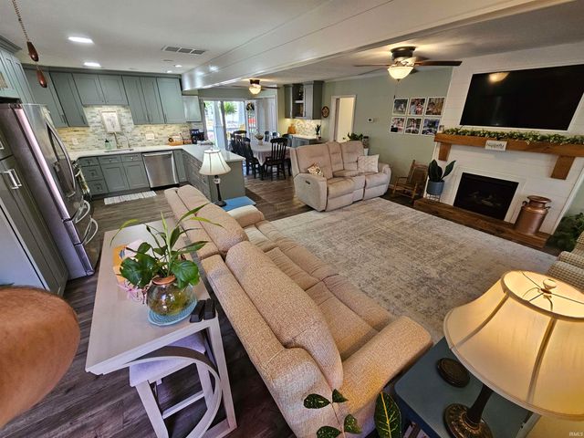 11235 N Lower Lake Shore Drive, Monticello, IN 47960