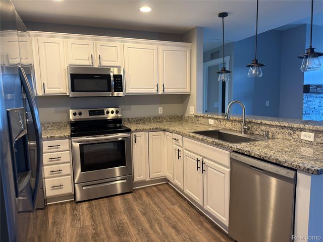 5609 Acorn Lane, Sterling Heights, MI 48314