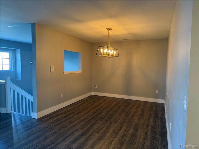 5609 Acorn Lane, Sterling Heights, MI 48314