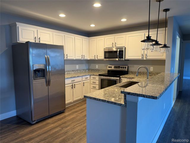 5609 Acorn Lane, Sterling Heights, MI 48314