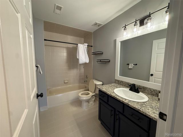 5609 Acorn Lane, Sterling Heights, MI 48314