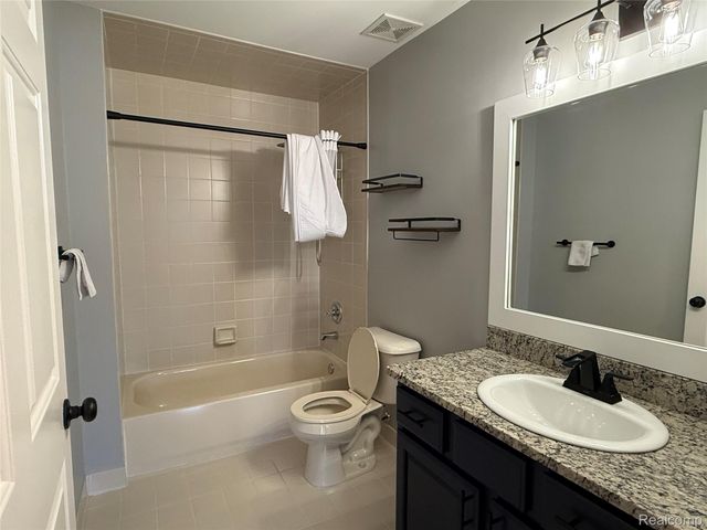 5609 Acorn Lane, Sterling Heights, MI 48314