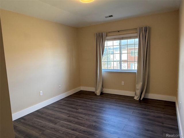 5609 Acorn Lane, Sterling Heights, MI 48314