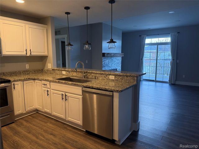 5609 Acorn Lane, Sterling Heights, MI 48314