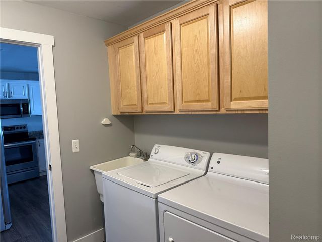 5609 Acorn Lane, Sterling Heights, MI 48314