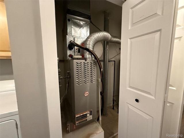 5609 Acorn Lane, Sterling Heights, MI 48314