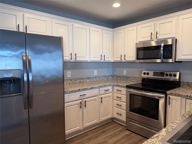 5609 Acorn Lane, Sterling Heights, MI 48314