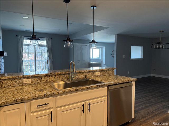 5609 Acorn Lane, Sterling Heights, MI 48314