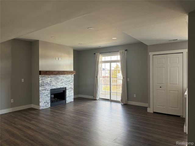 5609 Acorn Lane, Sterling Heights, MI 48314