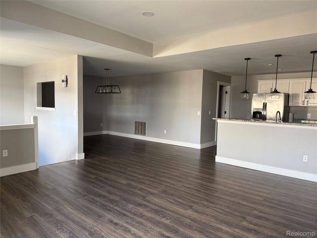 5609 Acorn Lane, Sterling Heights, MI 48314