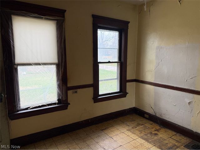 1623 Elsinore Avenue, East Cleveland, OH 44112