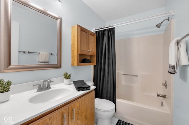 4946 Amaryllis Court, Indianapolis, IN 46254