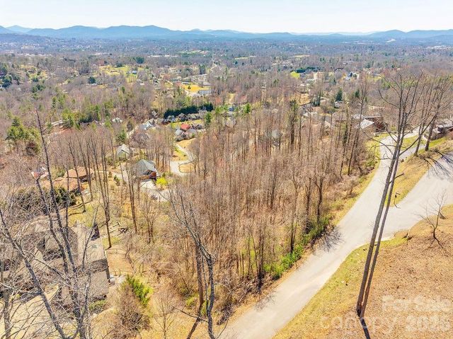 61 Ben Lippen School Road, Asheville, NC 28806