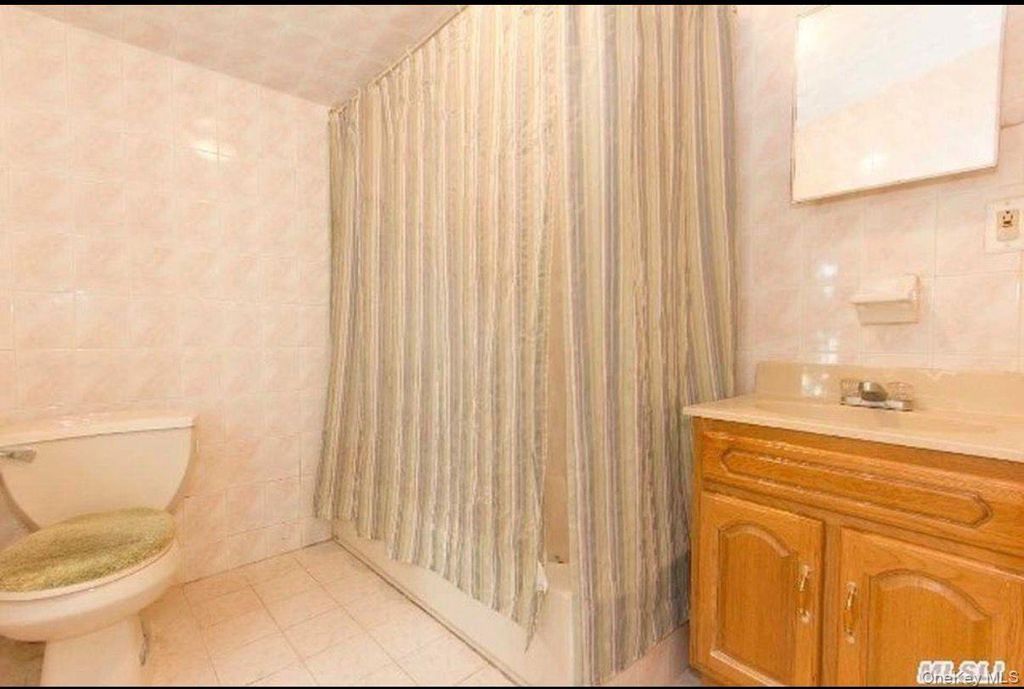 777 W Merrick Road, Valley Stream, NY 11580 — photo 5