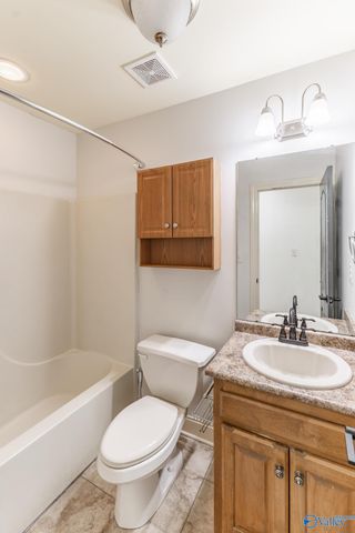 224 Twin Lakes Drive, New Market, AL 35761