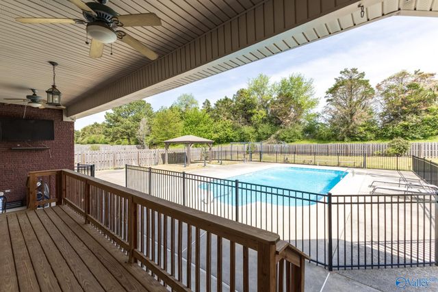 224 Twin Lakes Drive, New Market, AL 35761